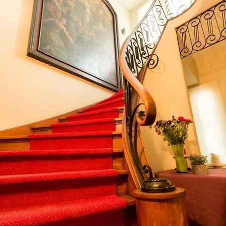 Hotel Arconaty 2*